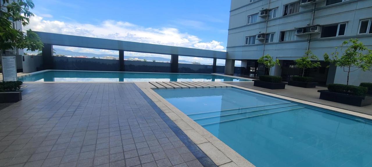 Avida Tower Free Airport Pick Up For 3 Nights Stay Or More Davao Stadt Exterior foto